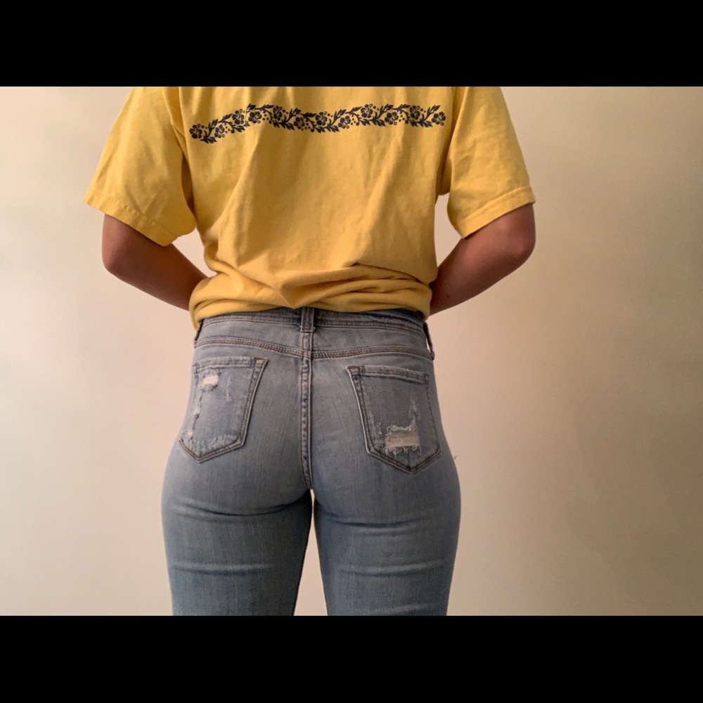 ✨Low-Rise light blue jeans ✨